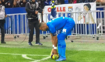 英超战报：埃基蒂克双响，田中碧绝平，利兹联3-3利物浦（英超焦点战：埃基蒂克梅开二度，田中碧读秒扳平，利兹联3-3利物浦）