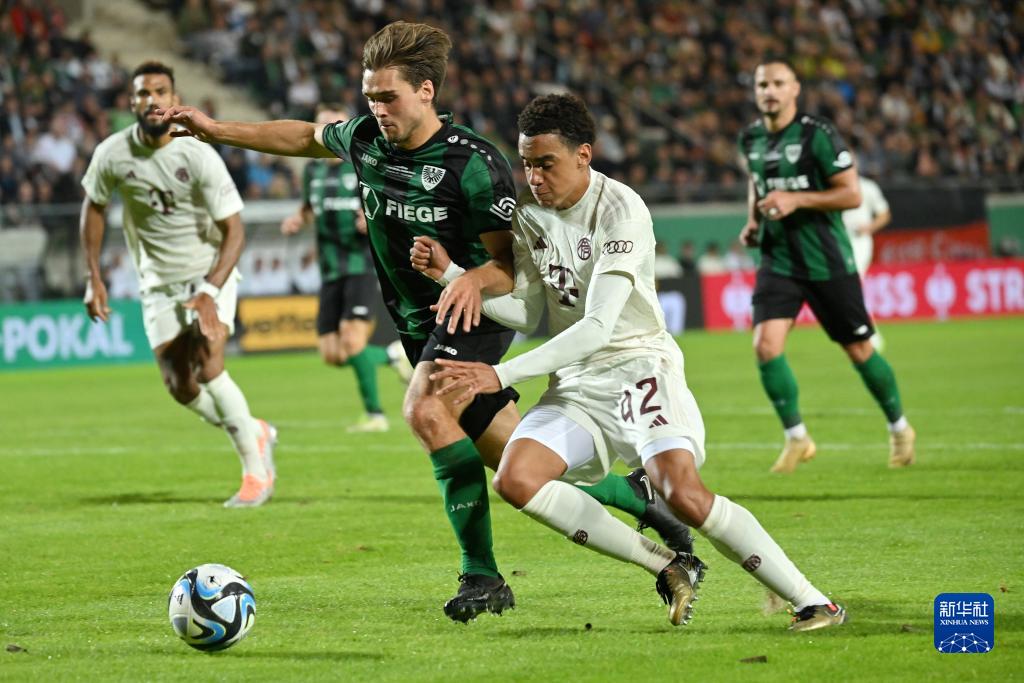 乔纳森-戴维：我可以踢任何位置；一直在训练后进行加练