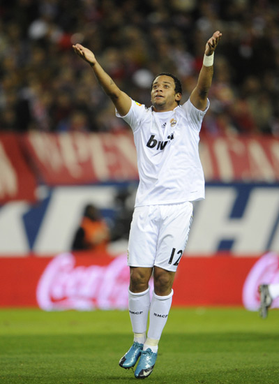 本菲卡欧冠出局将致穆里尼奥冬窗零引援（本菲卡无缘欧冠或致穆里尼奥冬窗无引援）